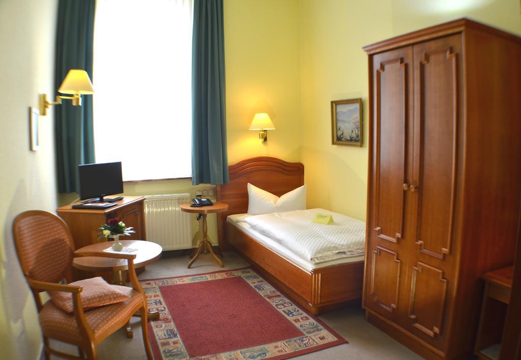 Hotel Fuerstenhof Rathenow Quarto foto